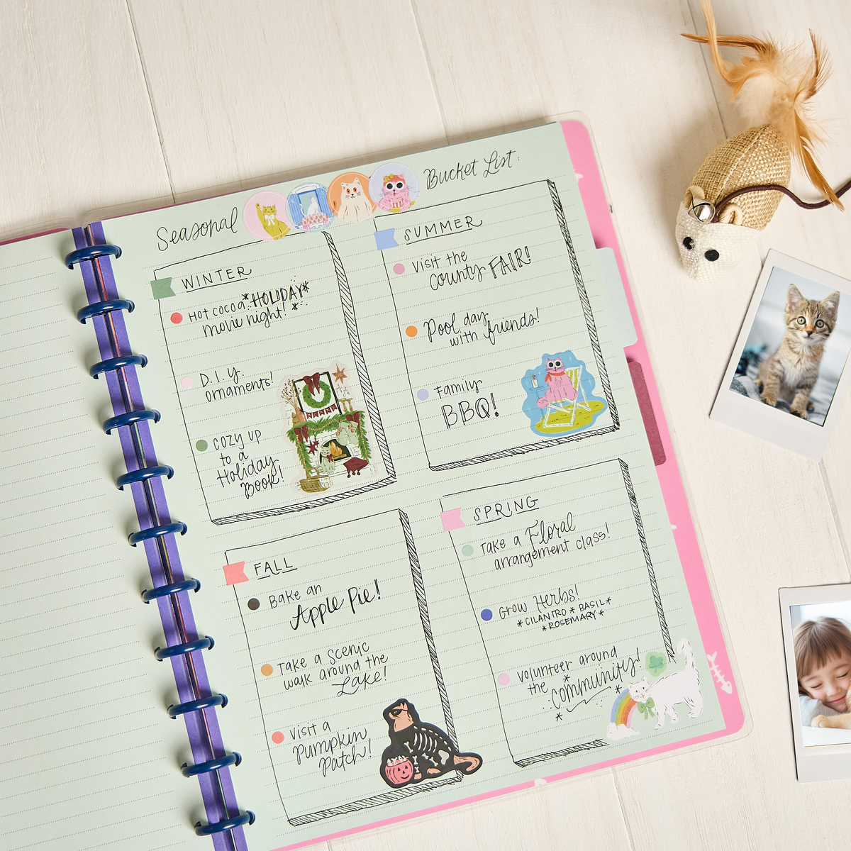 Purrfect Seasonal Cats - Dotted Lined Big Notebook - 60 Sheets