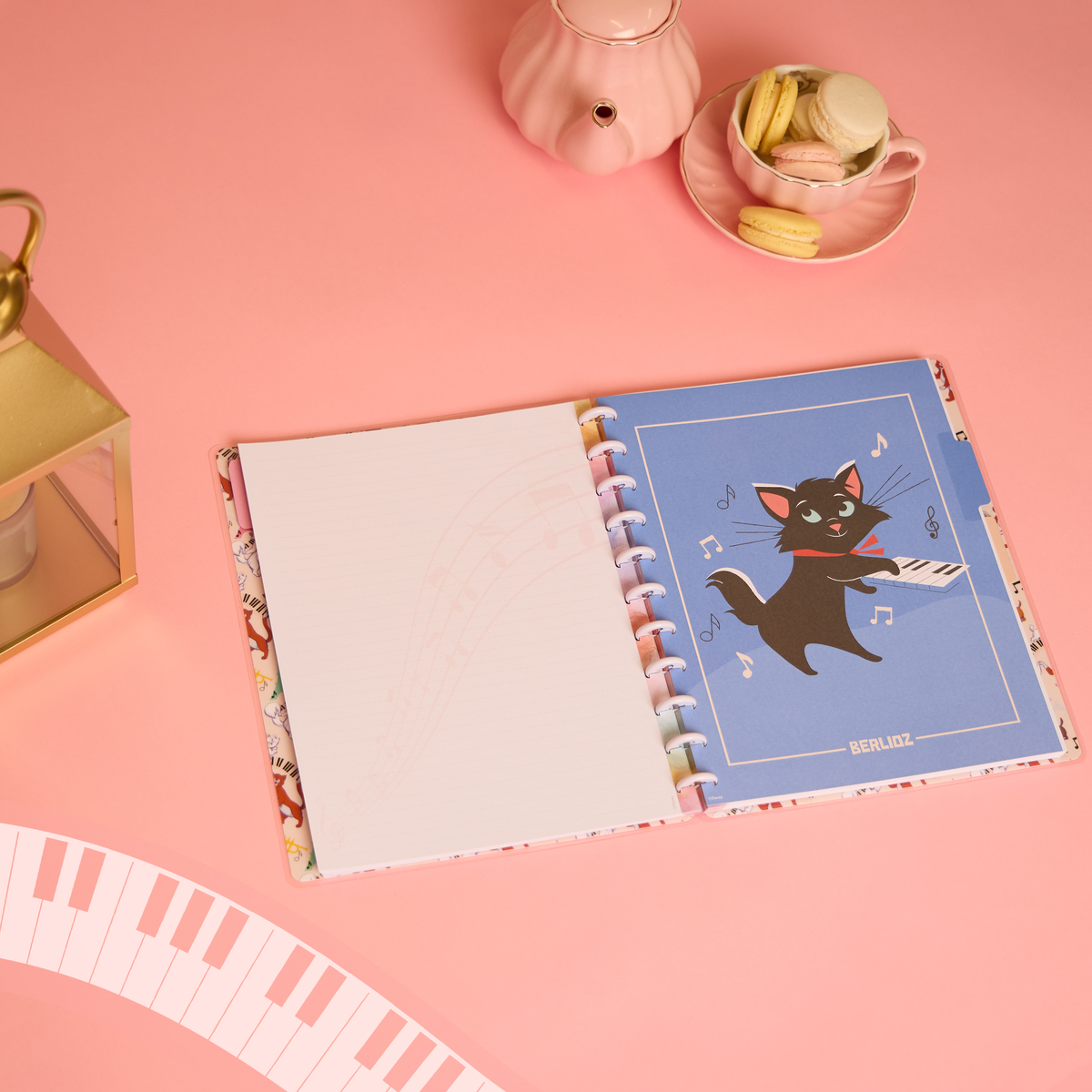 Disney The Aristocats - Dotted Lined Big Notebook - 60 Sheets